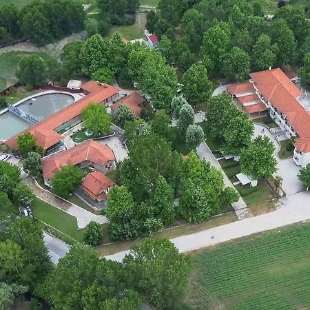 Yannis Hotel Krinídhes Екстериор снимка