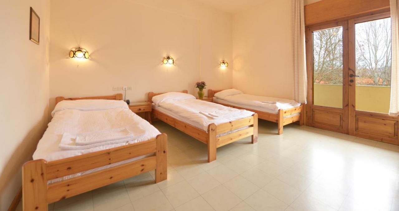 Yannis Hotel Krinídhes Екстериор снимка