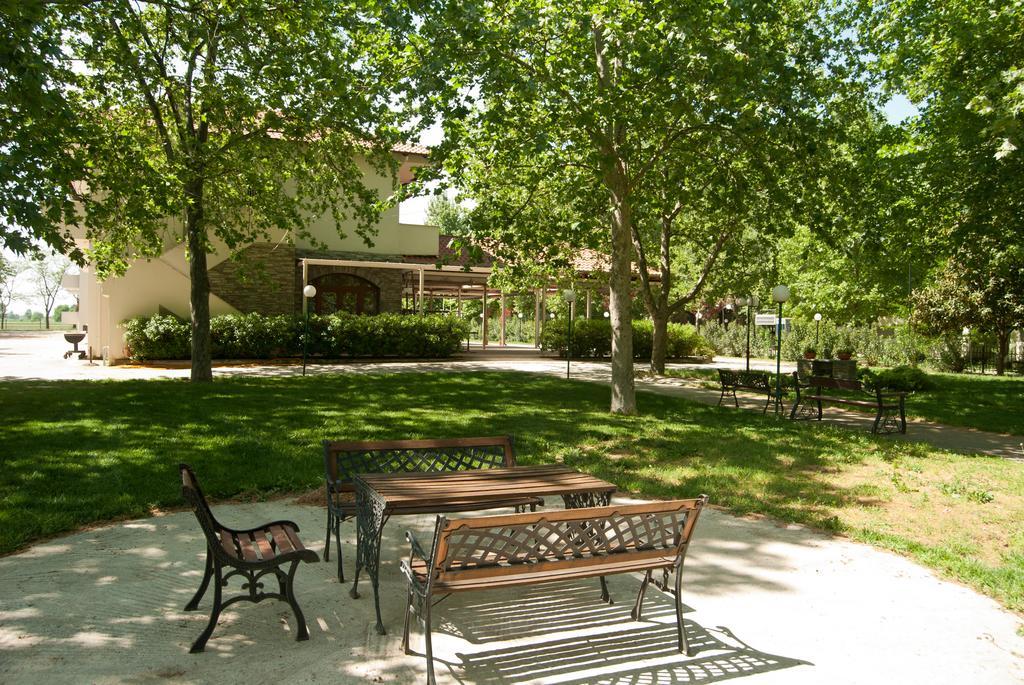 Yannis Hotel Krinídhes Екстериор снимка