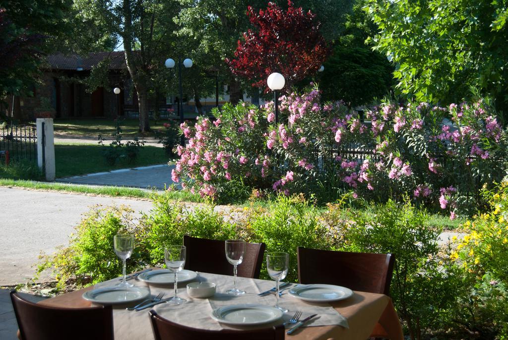 Yannis Hotel Krinídhes Екстериор снимка