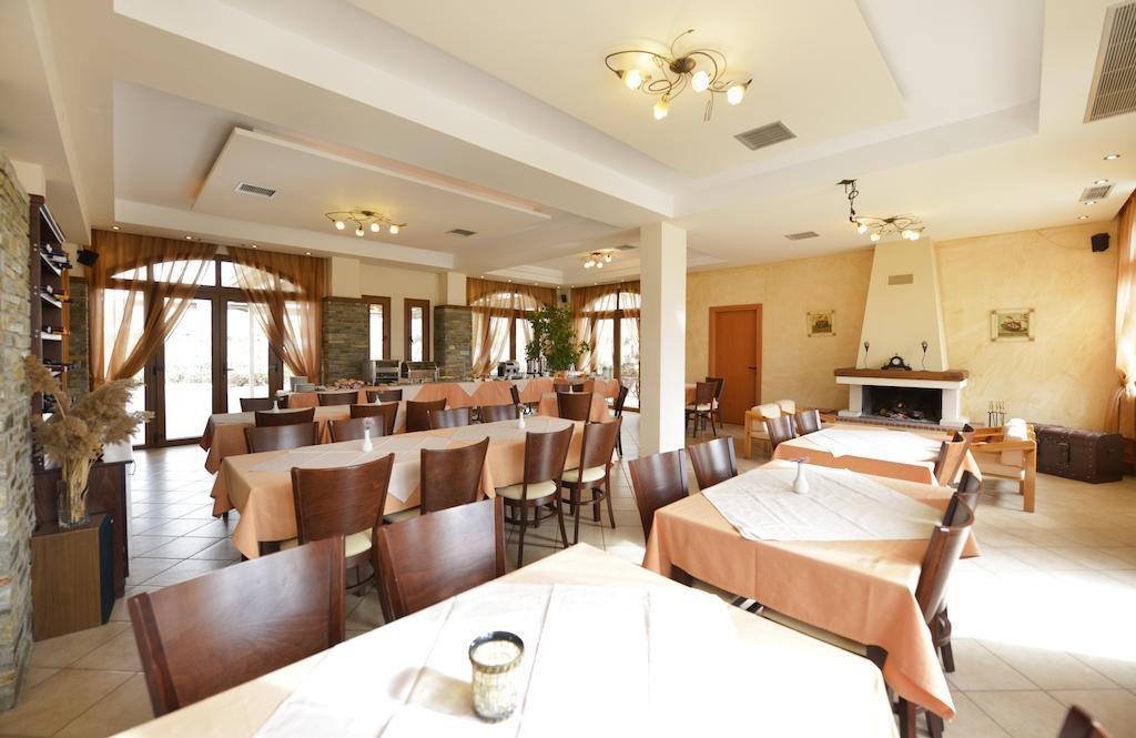 Yannis Hotel Krinídhes Екстериор снимка