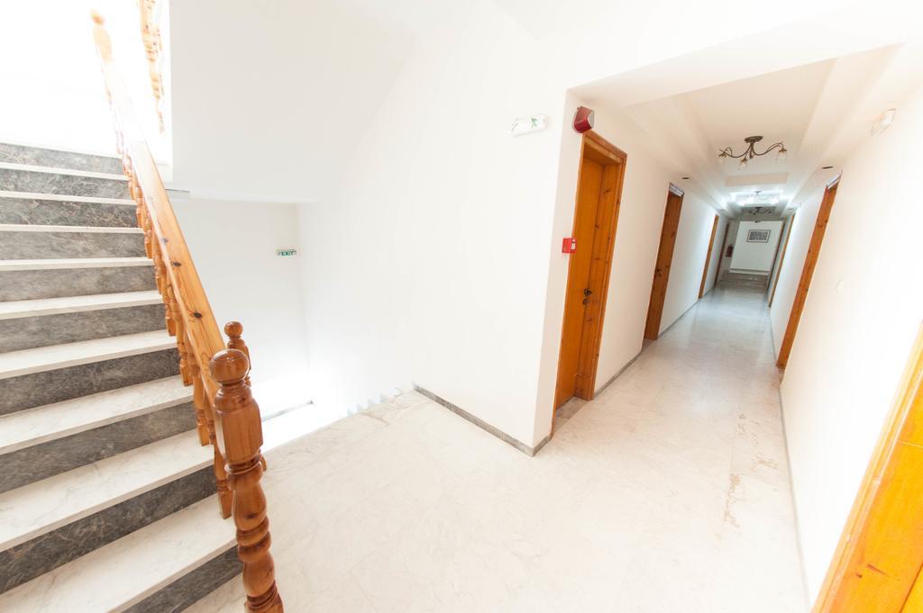 Yannis Hotel Krinídhes Екстериор снимка