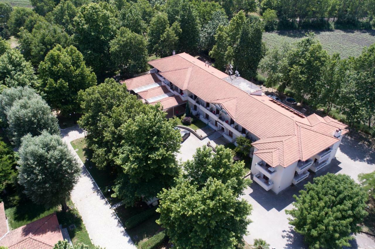 Yannis Hotel Krinídhes Екстериор снимка
