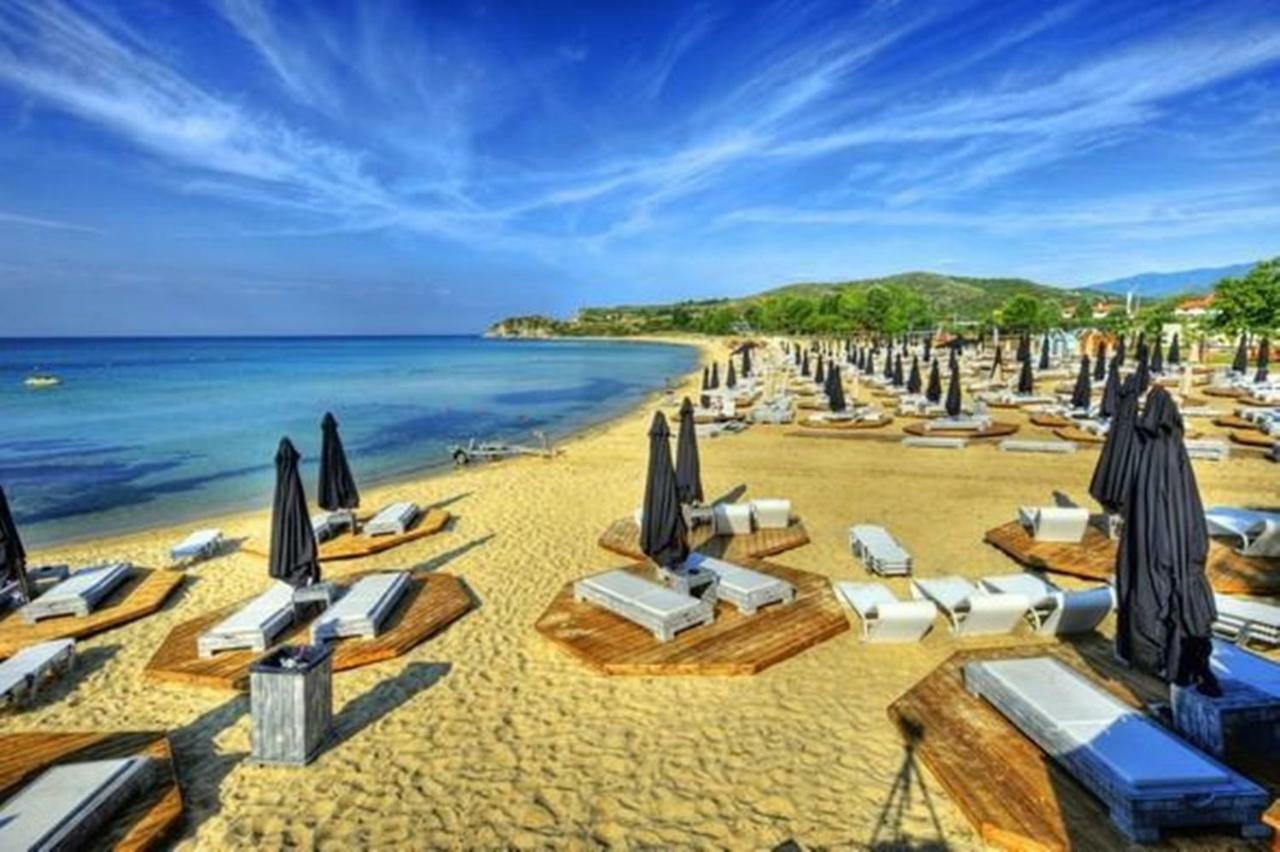 Yannis Hotel Krinídhes Екстериор снимка